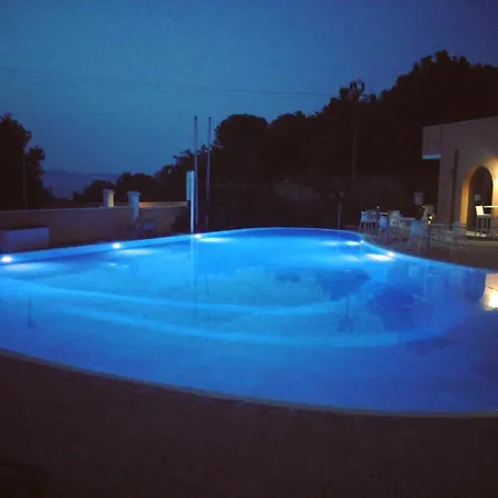 Al 4 Della Pergola * كافو